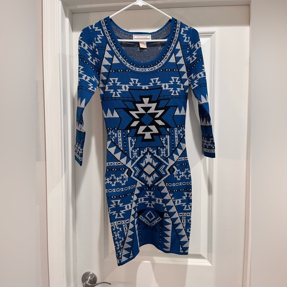 Flying Tomato‎ long-sleeved dress - Picture 1 of 6